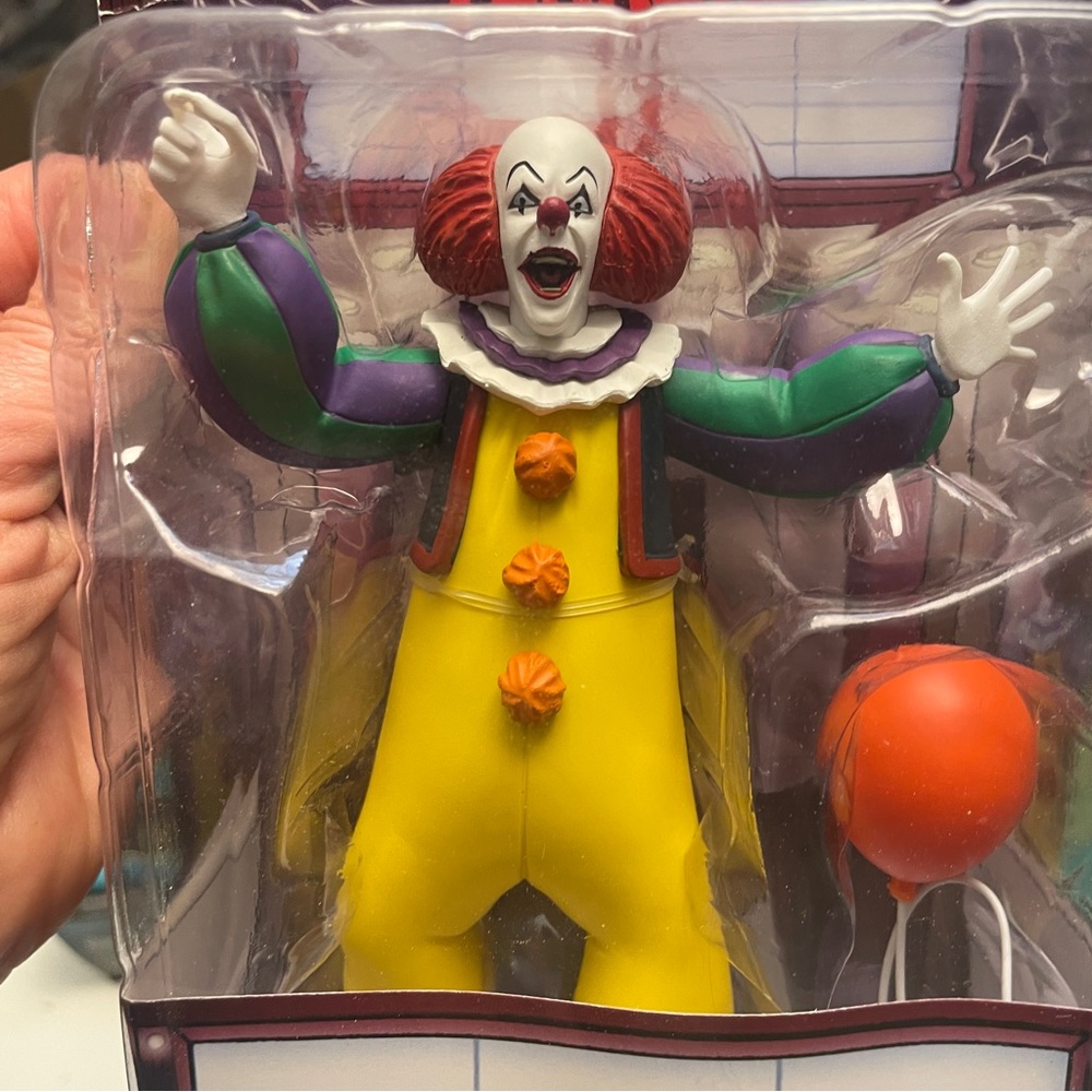 New NECA Toony Terrors Pennywise